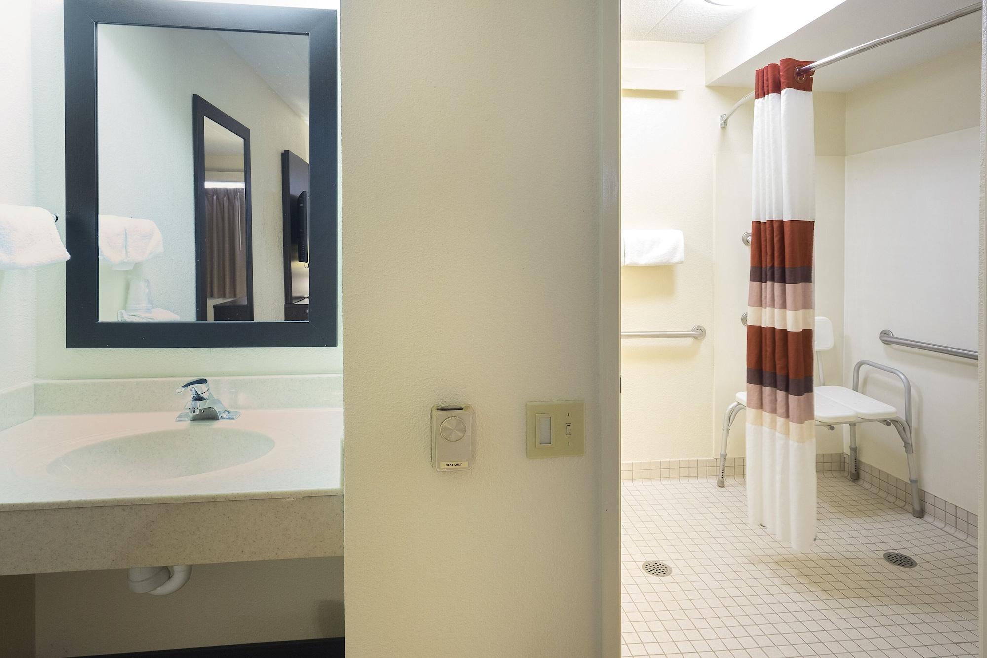Red Roof Inn Plus+ Wilmington - Newark Christiana Luaran gambar